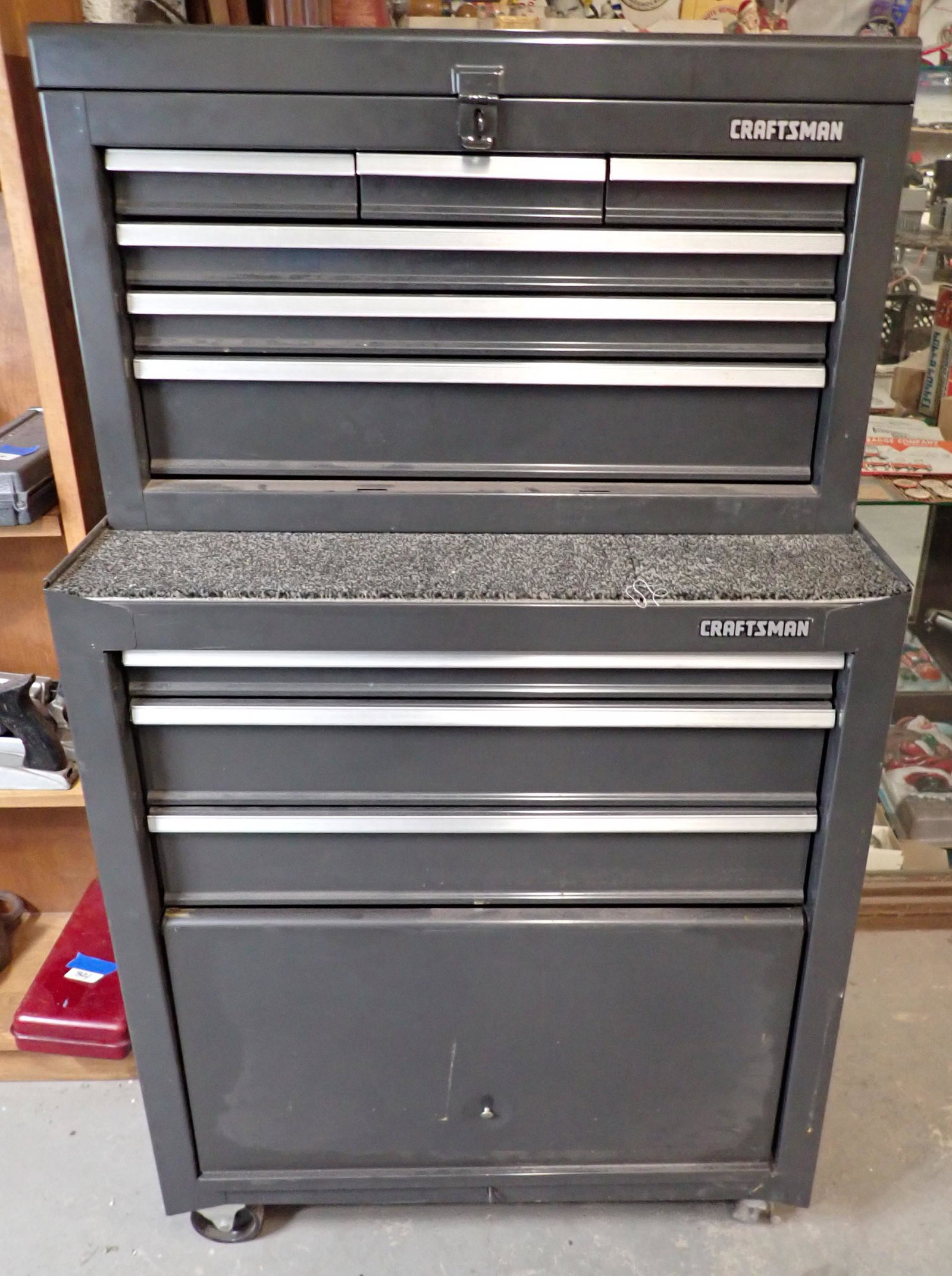 Craftsman Tool Chest (1 of 4)