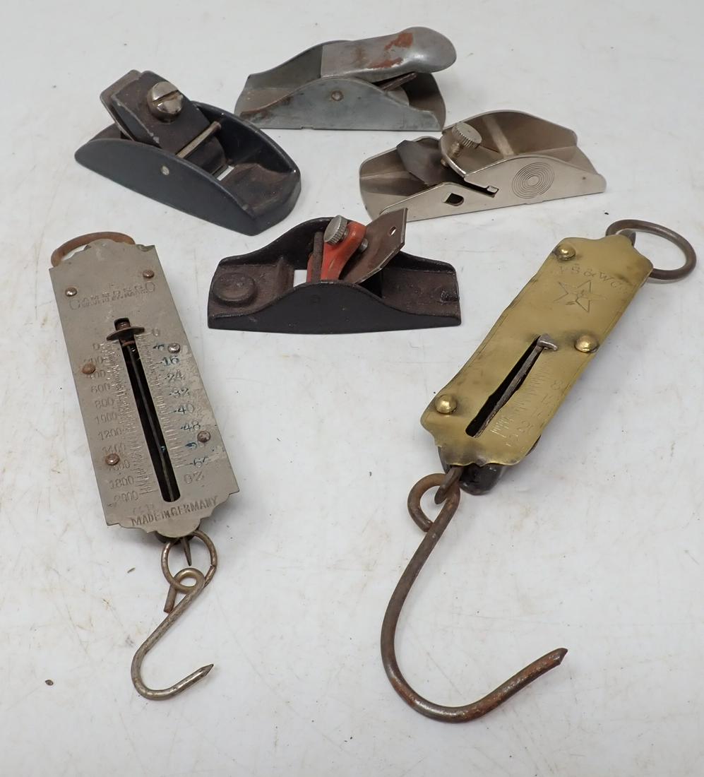 4 Planes and 2 Hanging Scales (1 of 4)