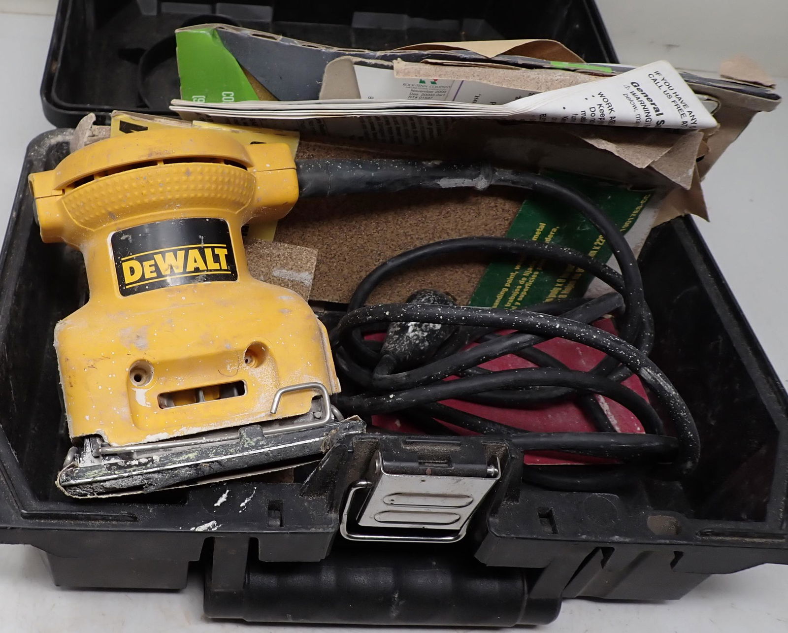 Dewalt Sander (1 of 2)