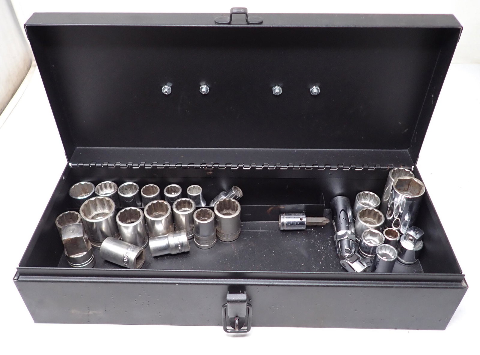 Misc Armstrong 3/8" 1/2" Sockets (1 of 4)