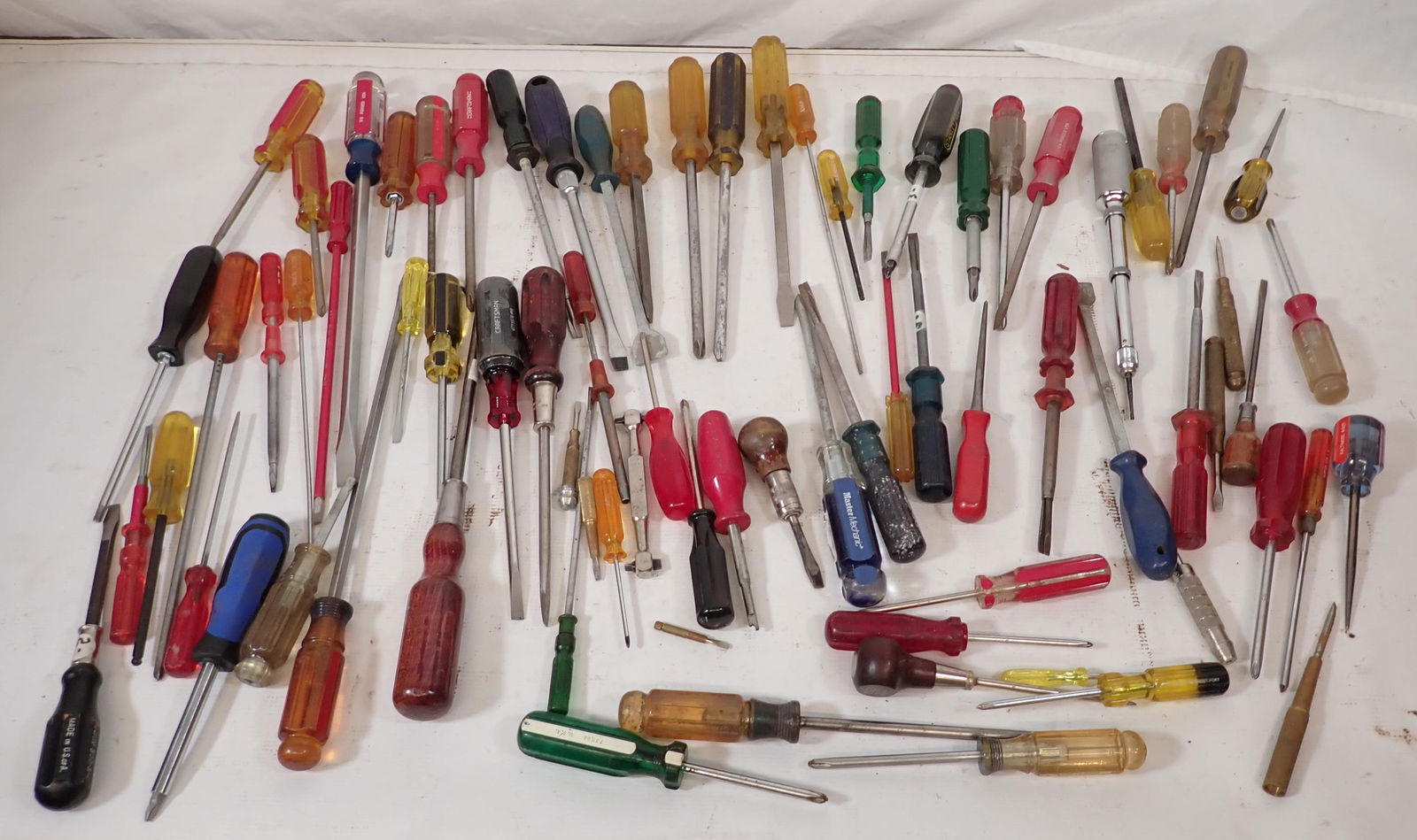 Large Lot of Misc Screwdrivers (1 of 7)