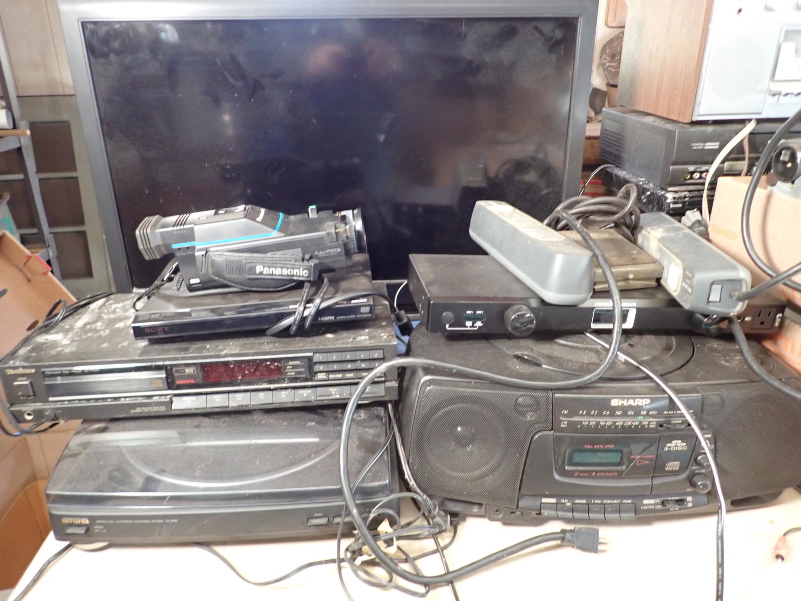 Large Lot of Stereos TV & Misc Electronics (1 of 12)