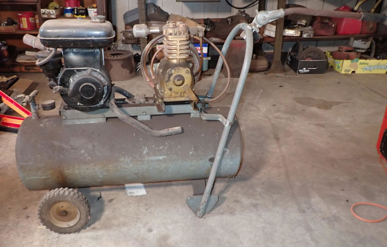 Air Compressor w/ Briggs and Stratton Motor (1 of 5)