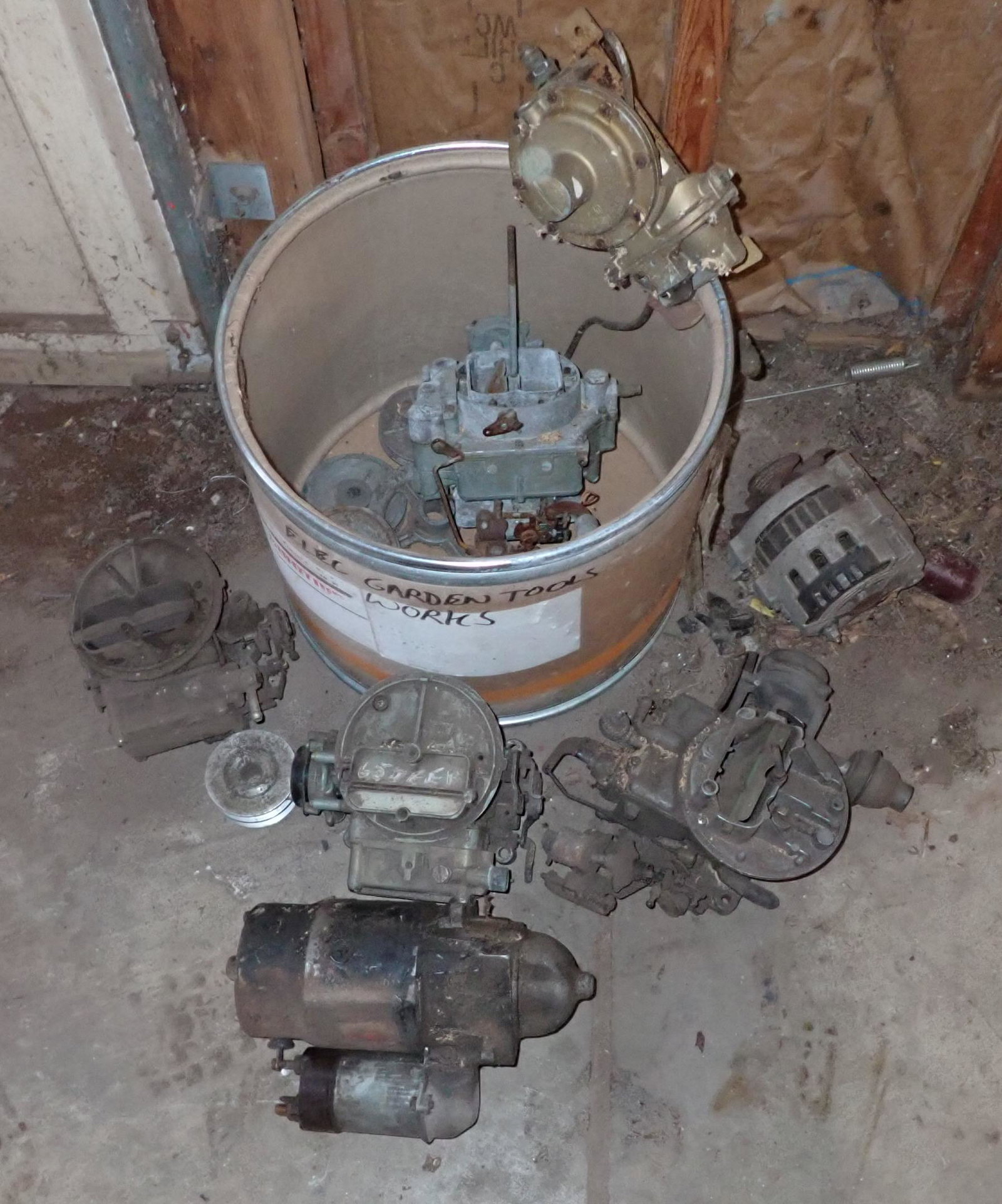 Carburetors Alternator & Starter: NO SHIPPING