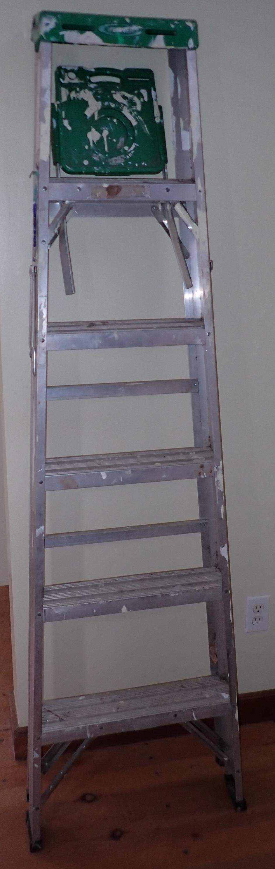 6' Aluminum Step Ladder (1 of 2)
