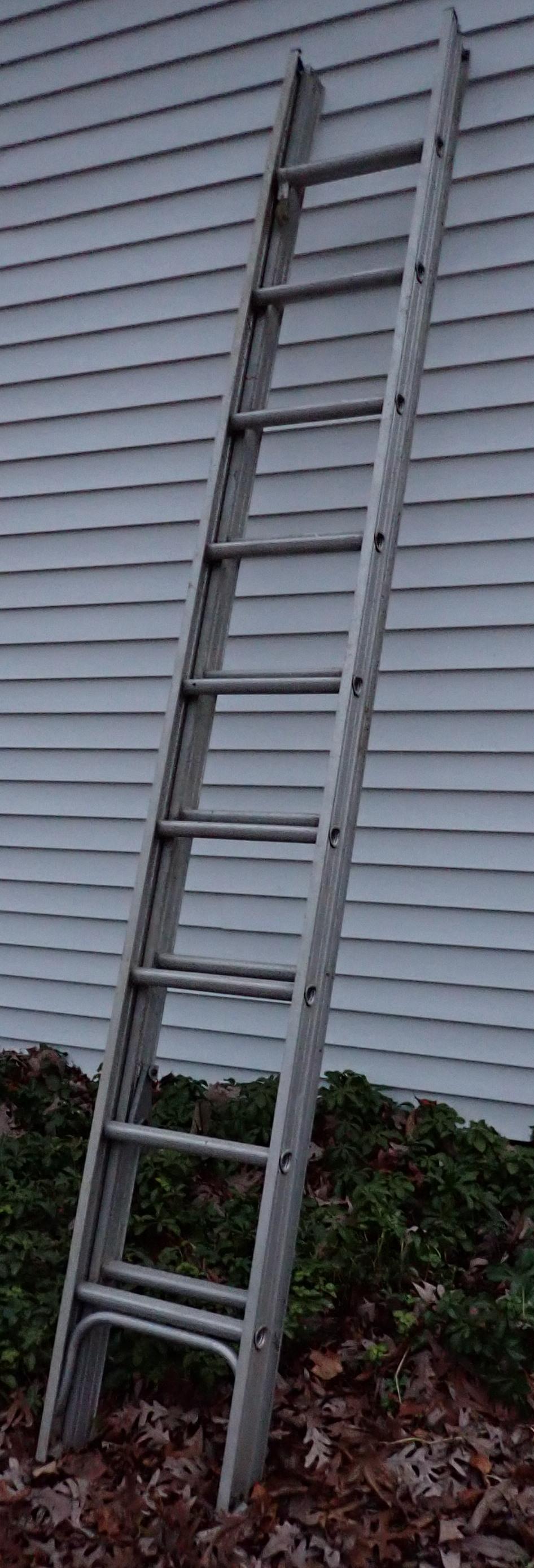 18' Aluminum Extension Ladder (1 of 1)