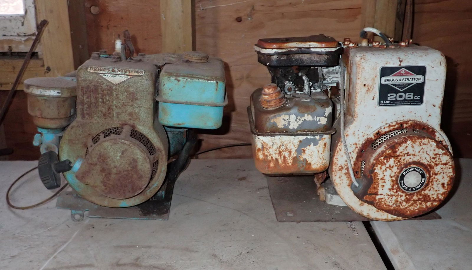 2 Vintage Briggs & Stratton  & Honda Engines (1 of 8)