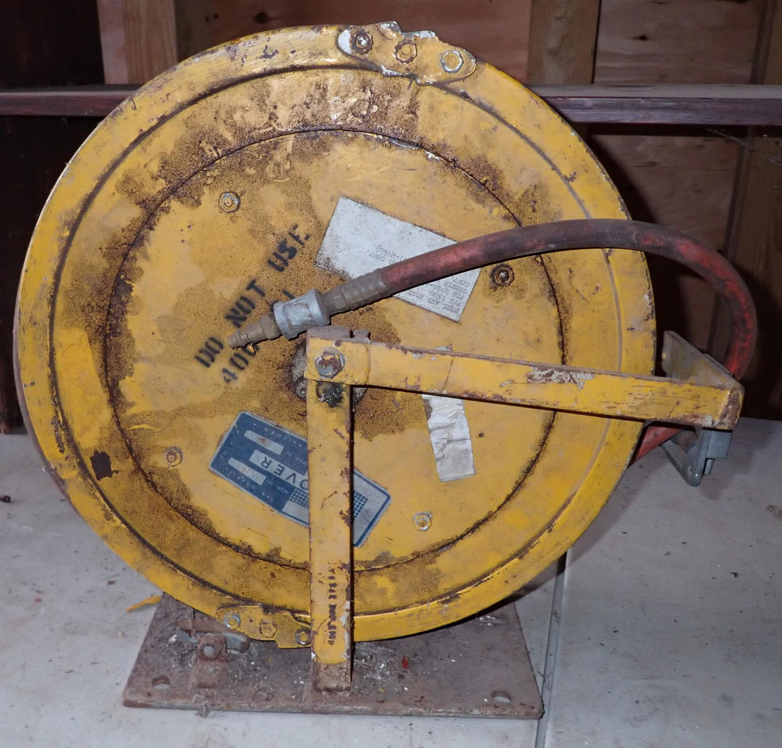 Vintage Grover Air Hose Reel (1 of 2)
