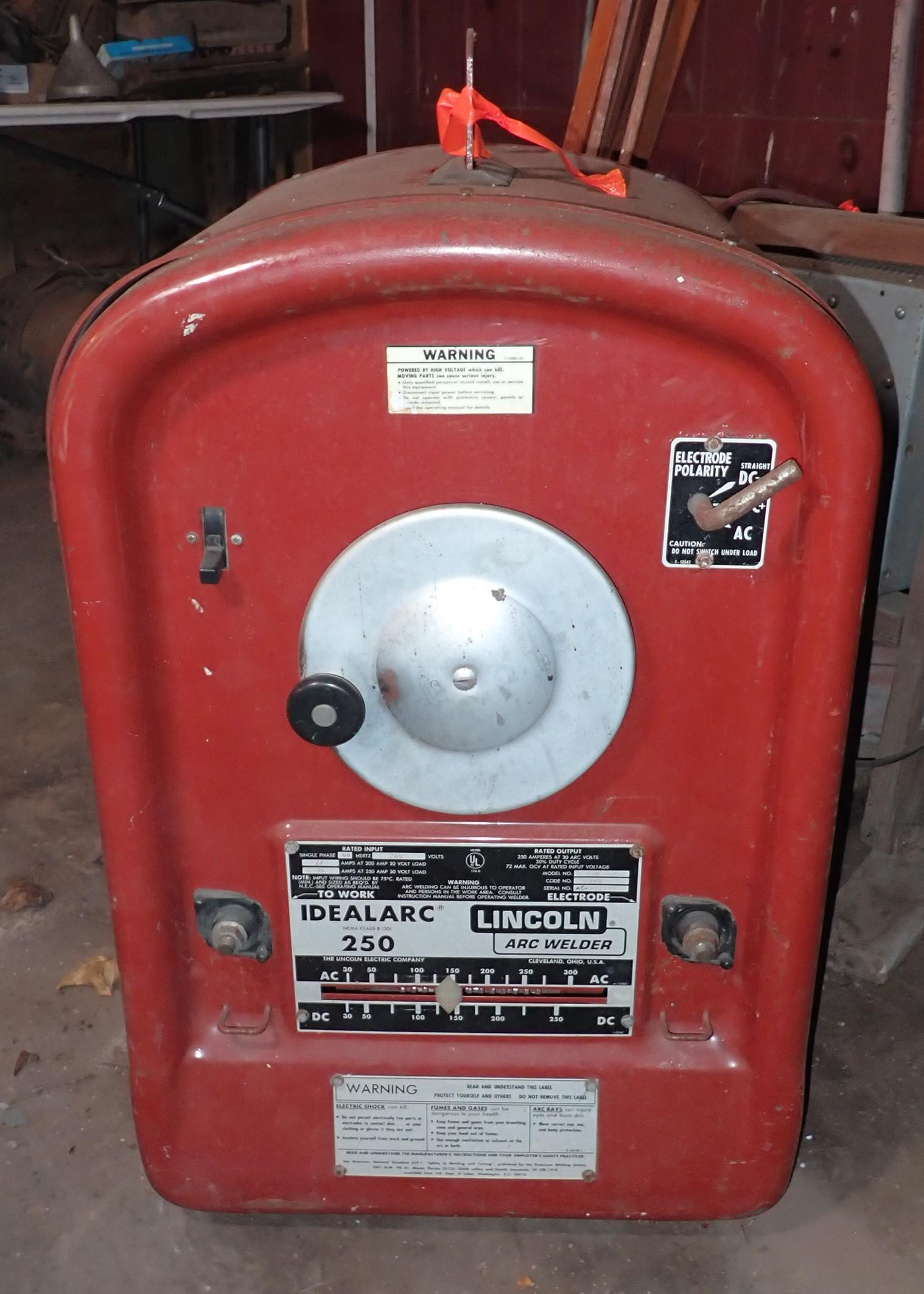 Lincoln Idealarc 250 Welder (1 of 5)