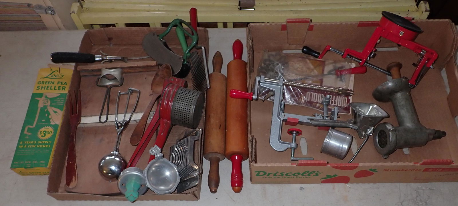 Apple Peelers Rolling Pins Misc Kitchenware (1 of 5)