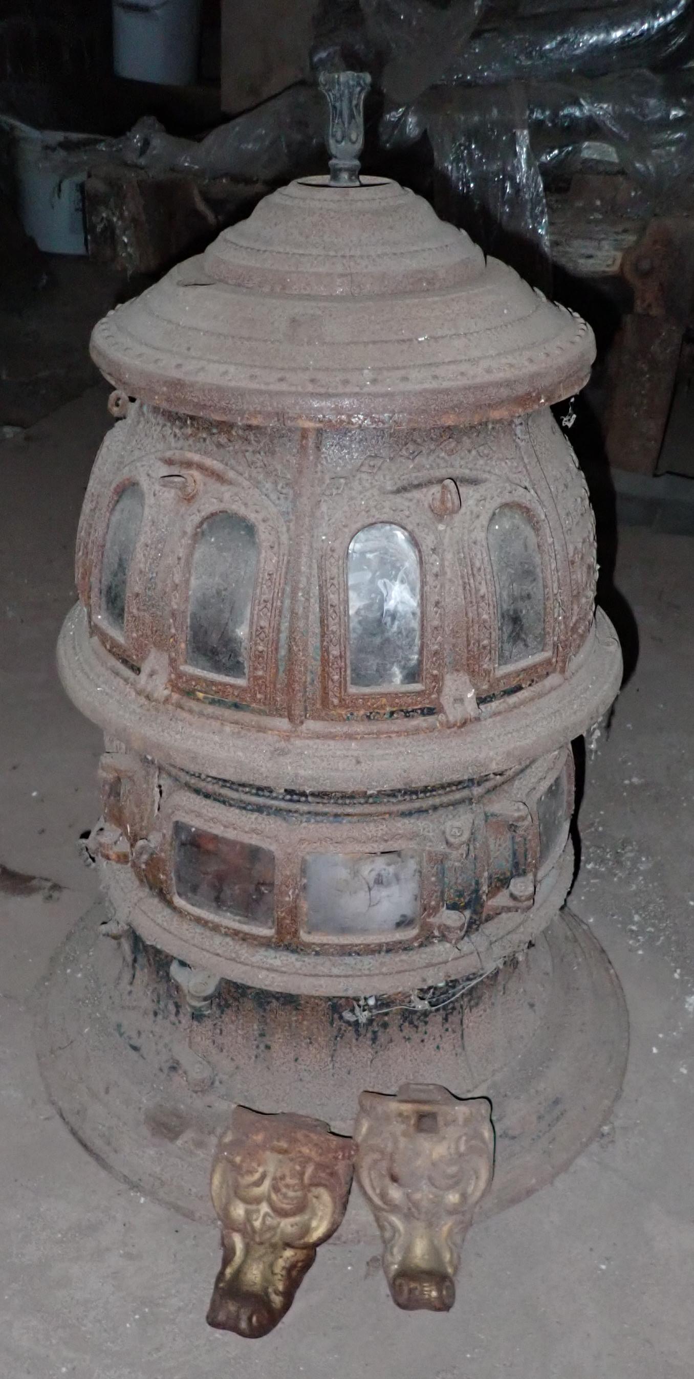 1874 Perry Model 3 Parlor Stove: Approx 21" in diameter and 29 1/2" tall. No shipping ! Bring help to load