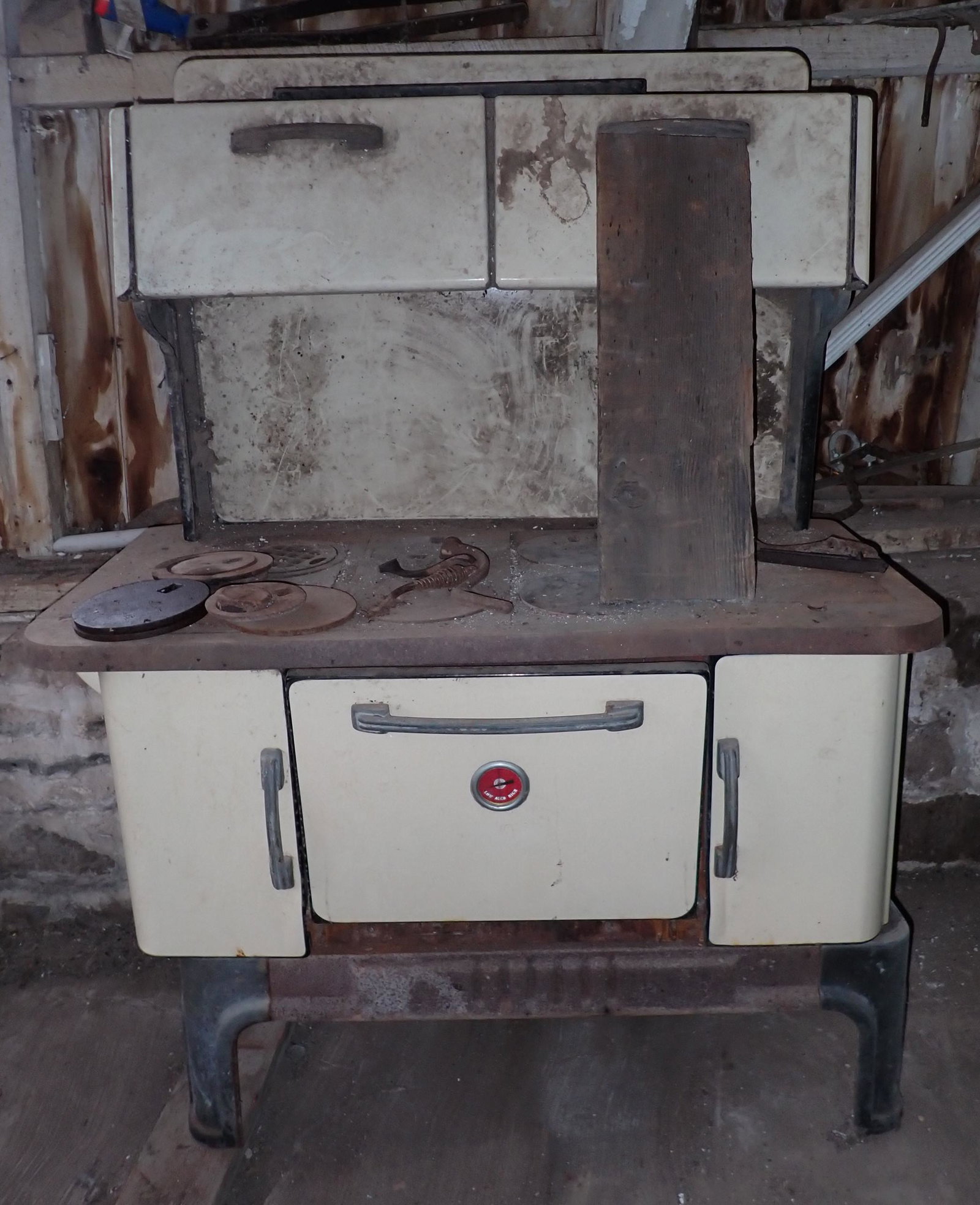 Sears No. 418 Trojan Kitchen Cook Stove: Approx 24 1/2" x 48" x 62" tall. No shipping, bring help to load