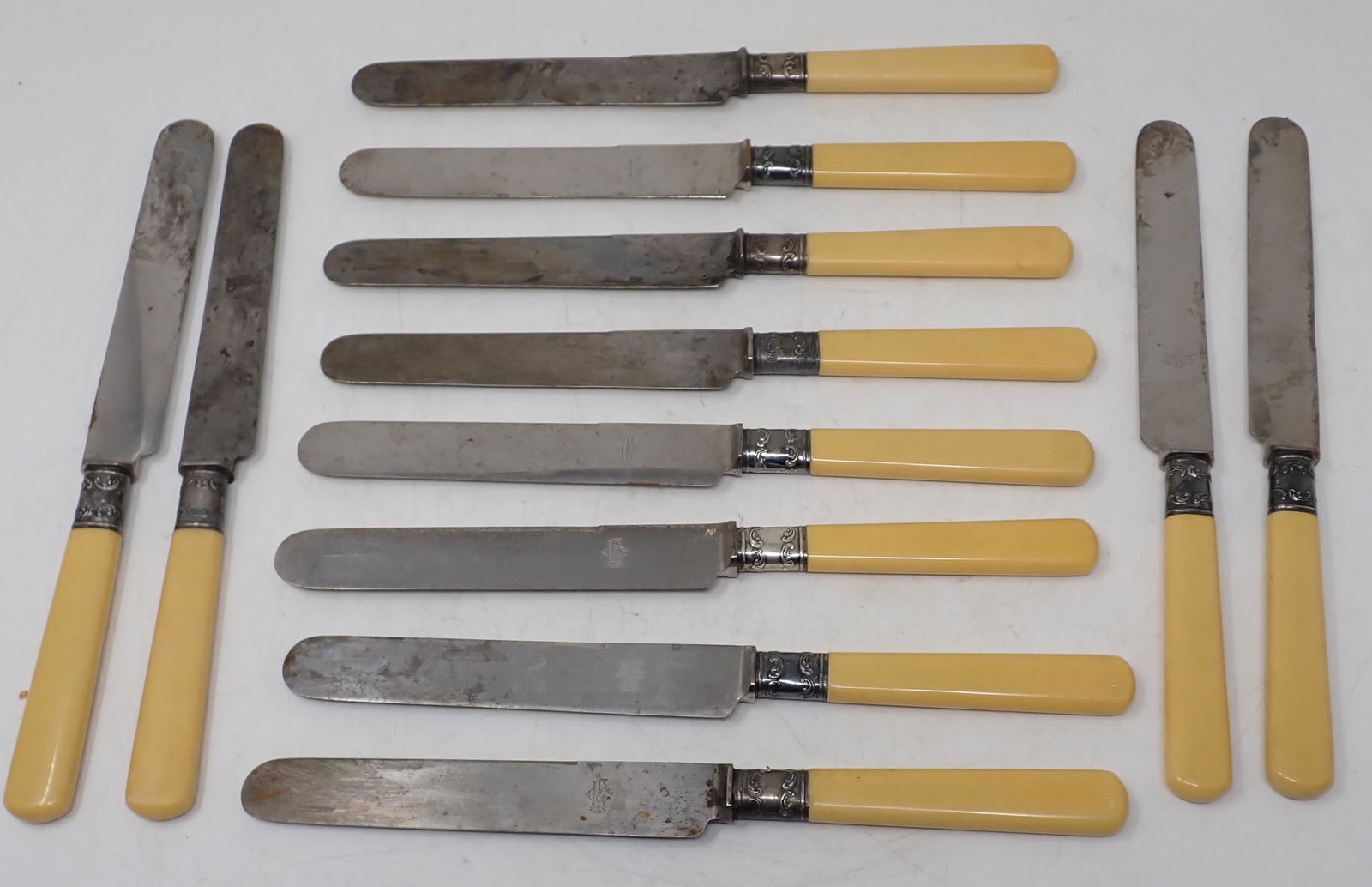 Butter Knives w/ Bakelite Handle Sterling Collars: Approx 9 3/4" long