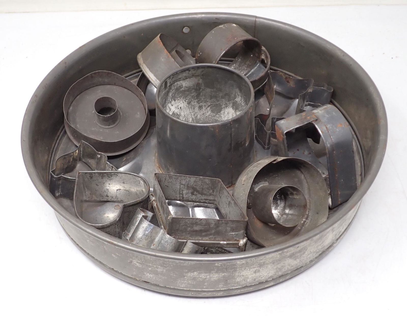 Cookie Cutters & Cake Mold (1 of 3)