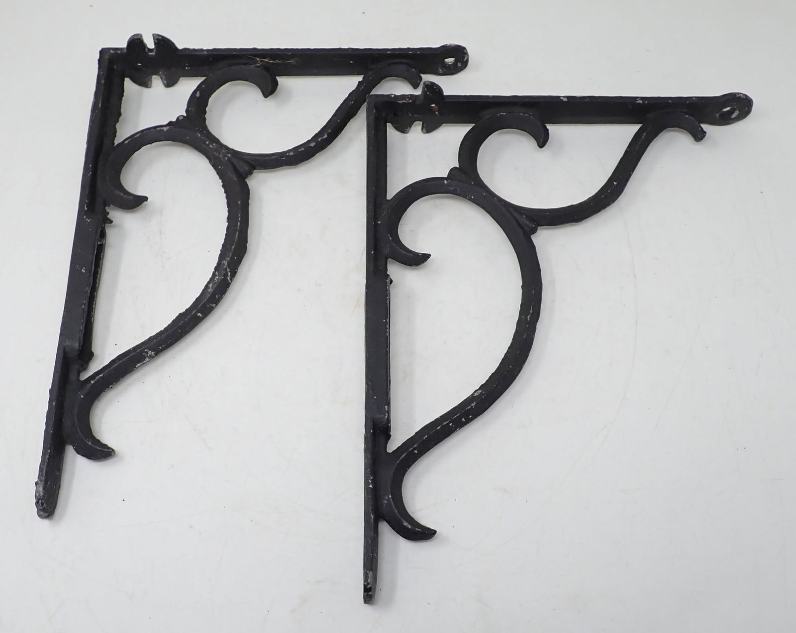 Pair of Cast Iron Shelf Brackets (1 of 2)