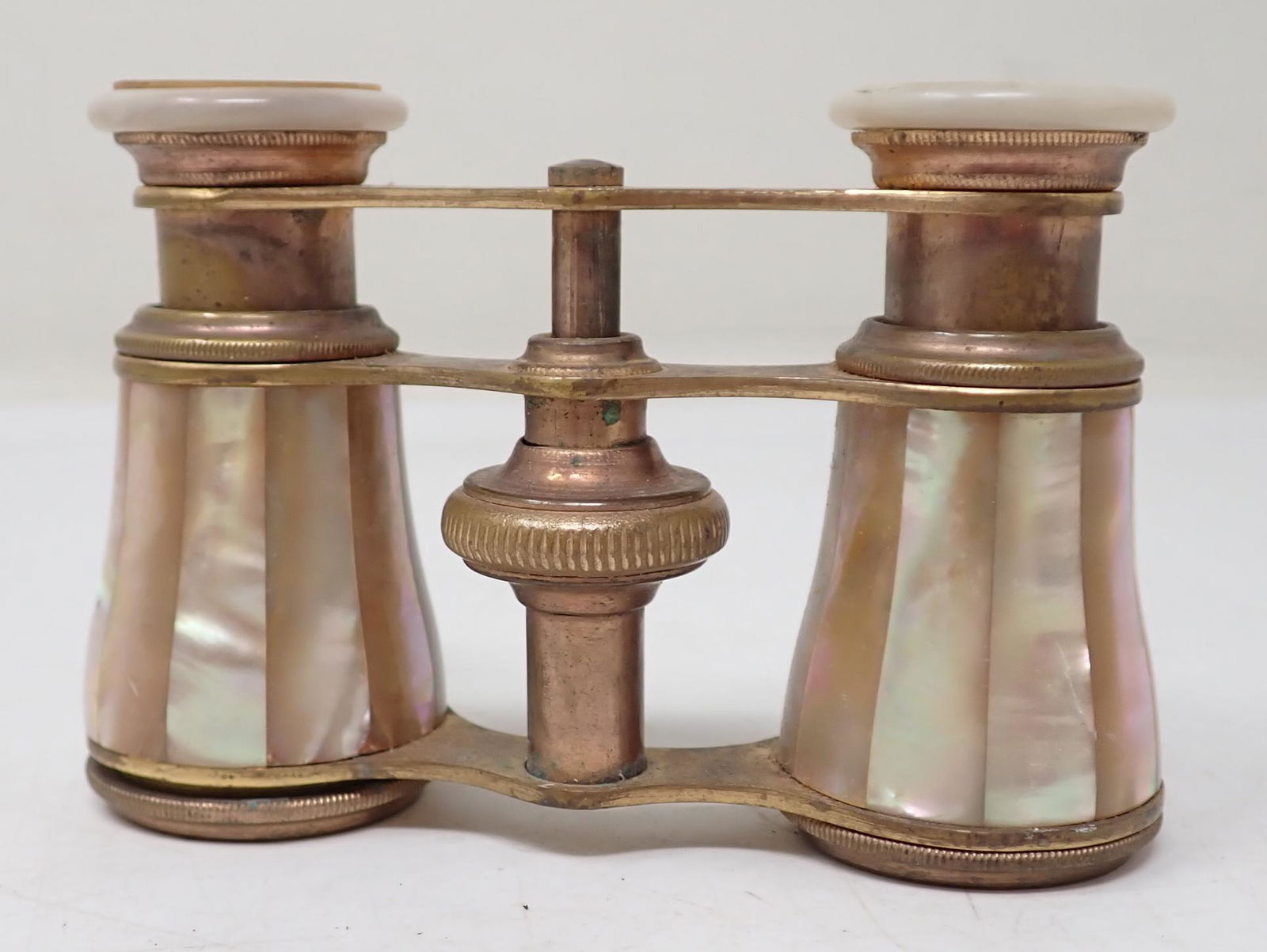 Chevalier Mother of Pearl Opera Glasses: Opera glasses