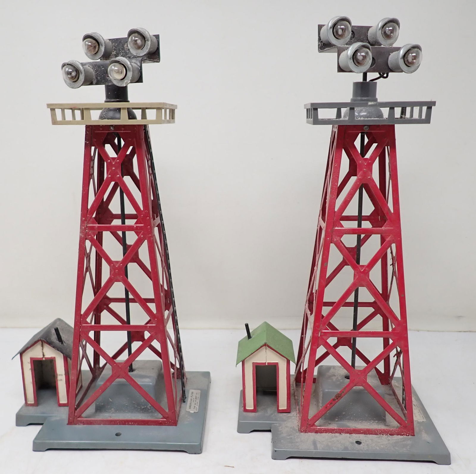 American Flyer Gilbert Signal Towers (1 of 4)