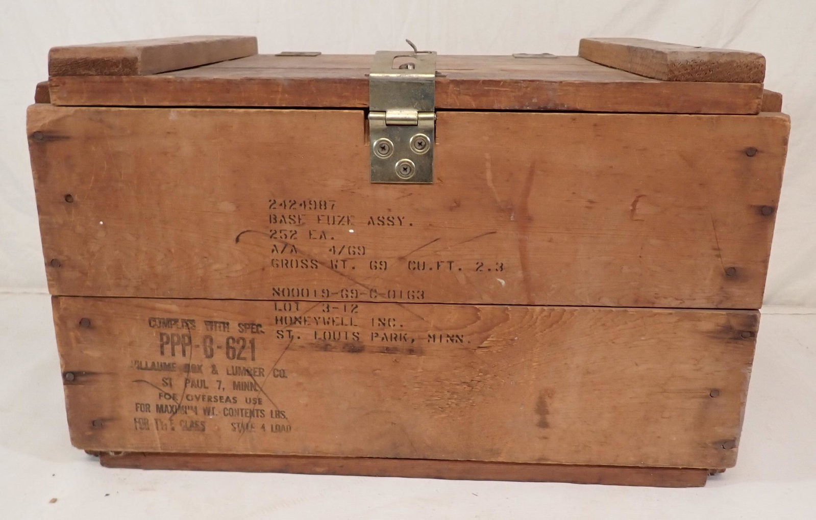 Wood Crate: Apprx 15" x 21" x 13 1/2" tall