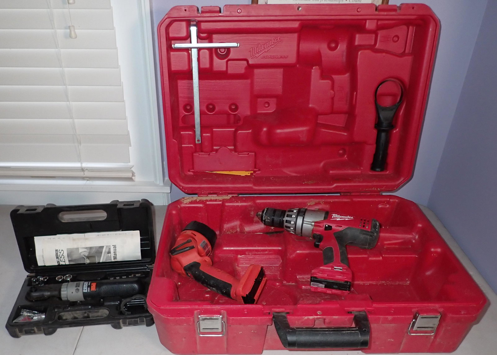 Milwaukee 1/2" Hammer Drill & Flashlight (1 of 4)