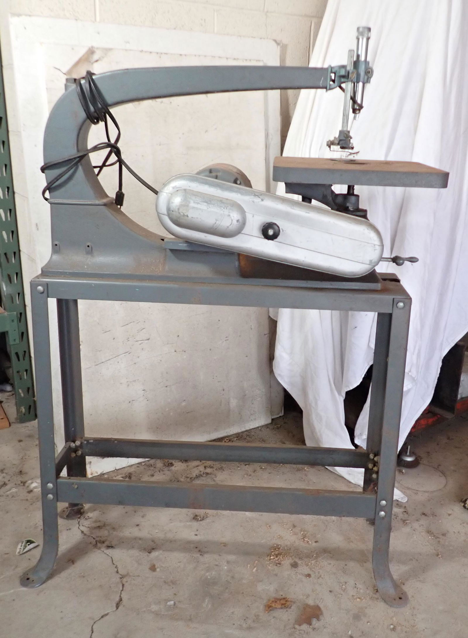 Delta milwaukee scroll saw outlet