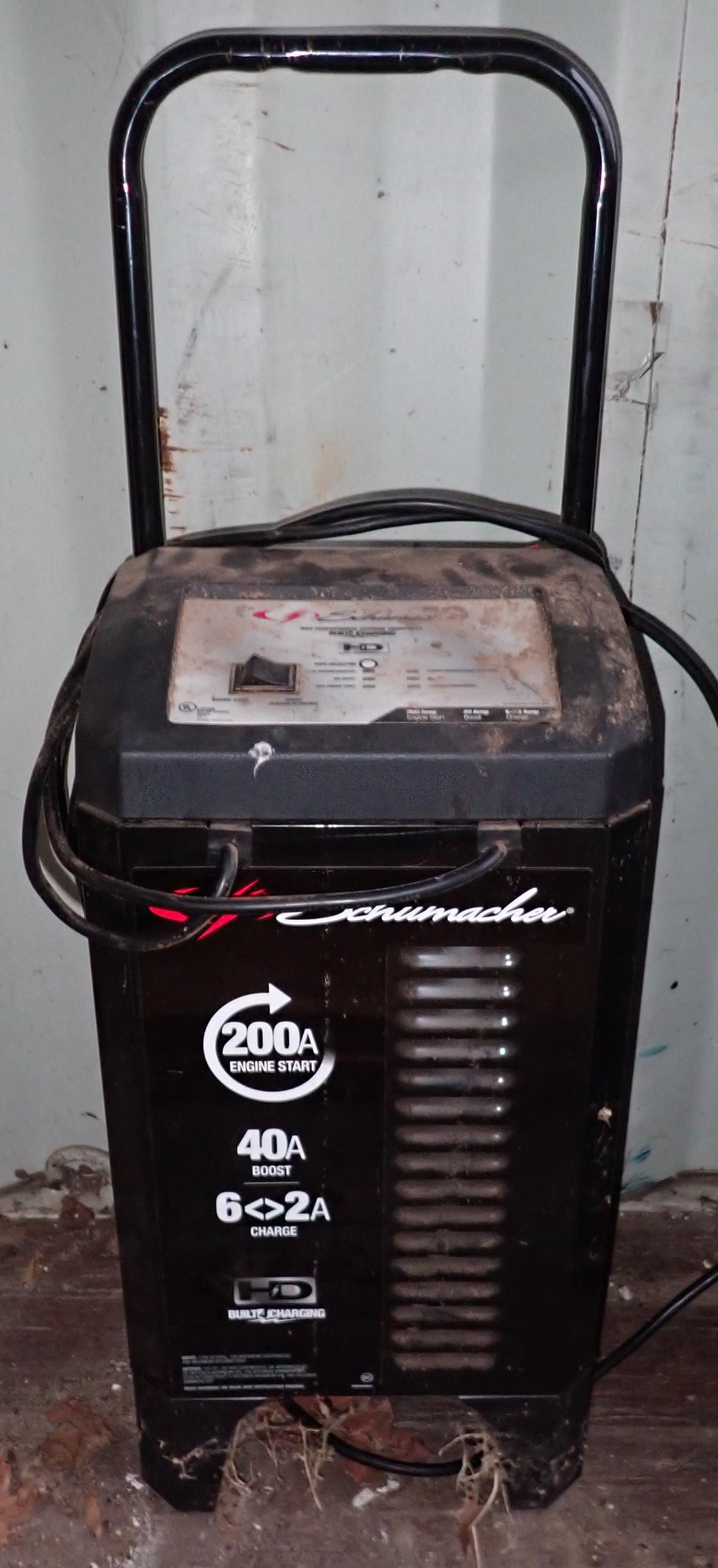 Schumacher Battery Charger (1 of 3)