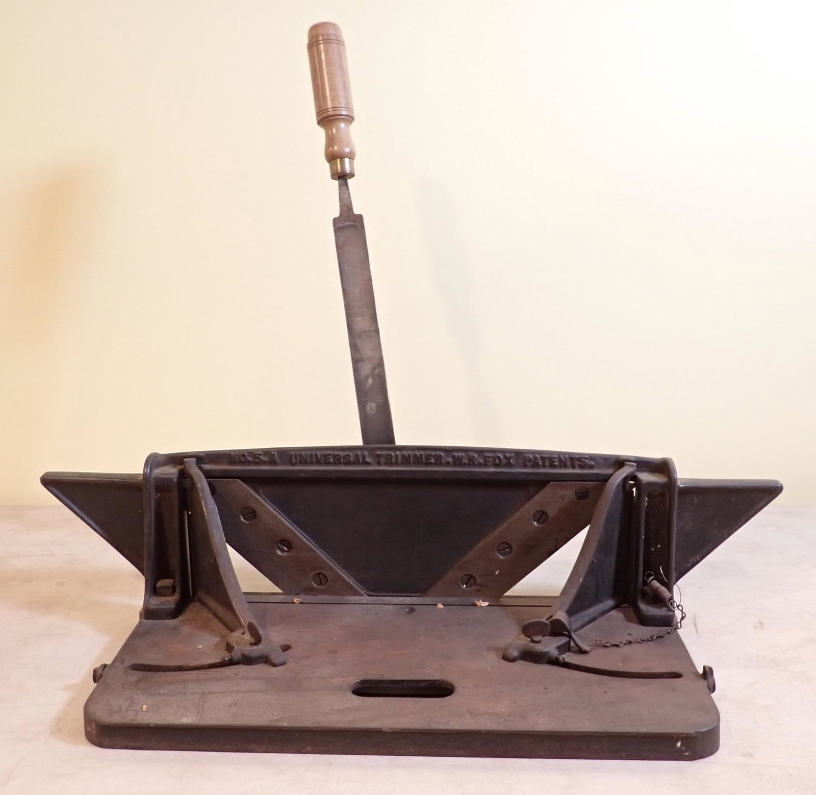 Fox No. 5a Universal Trimmer Miter Cutter (1 of 5)