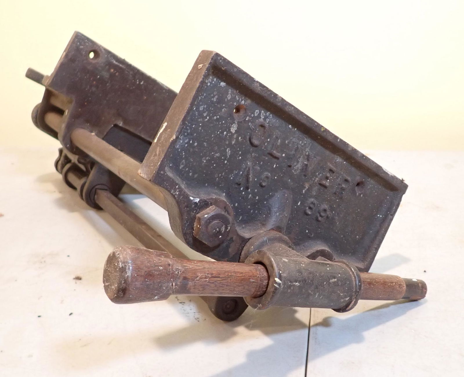 Oliver No. 69 Woodworkers Vise (1 of 6)