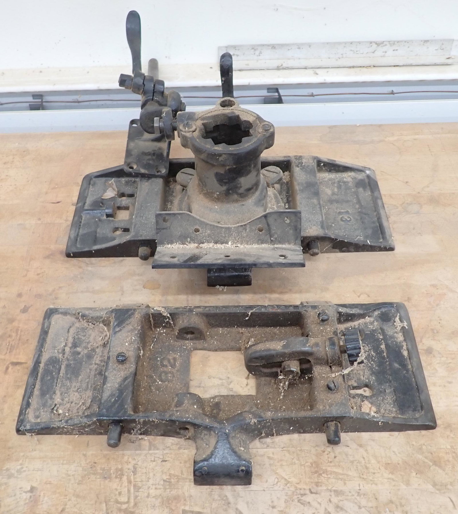 Carpenters Vise Parts (1 of 6)