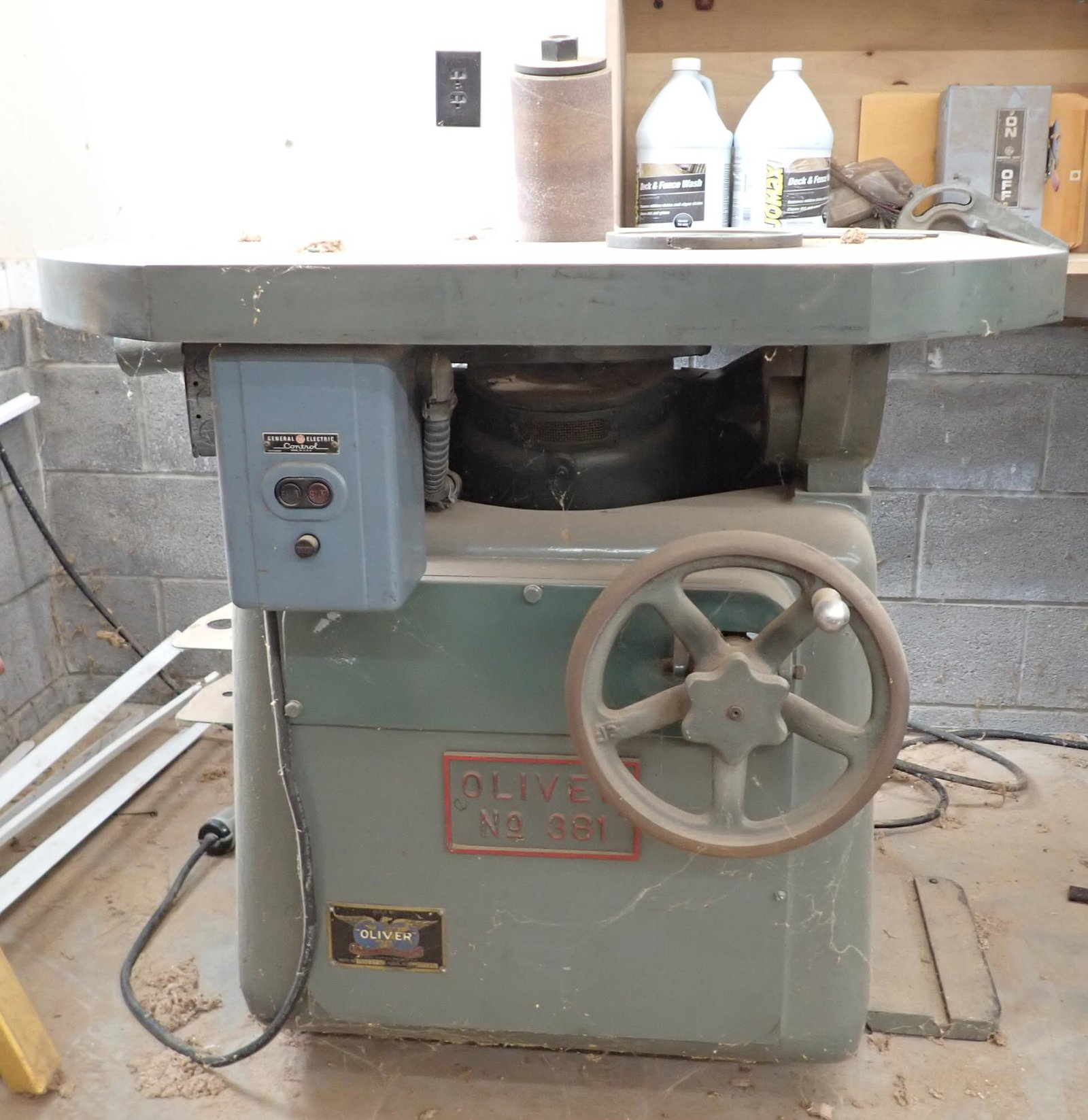Oliver No. 381 Oscillating Spindle Sander (1 of 12)