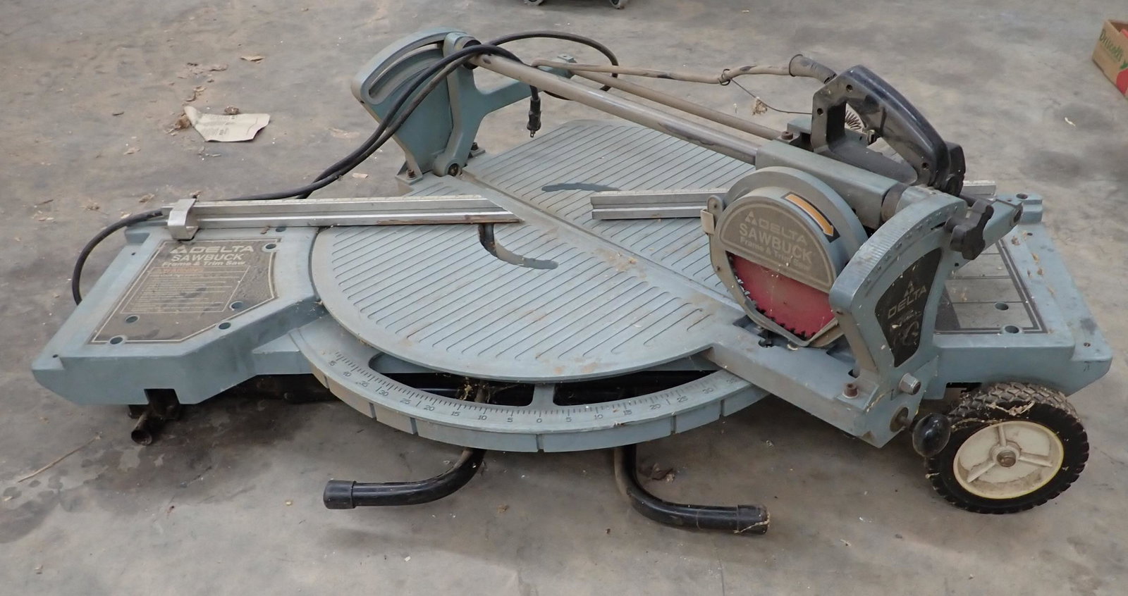 Delta Sawbuck Frame & Trim Saw (1 of 8)