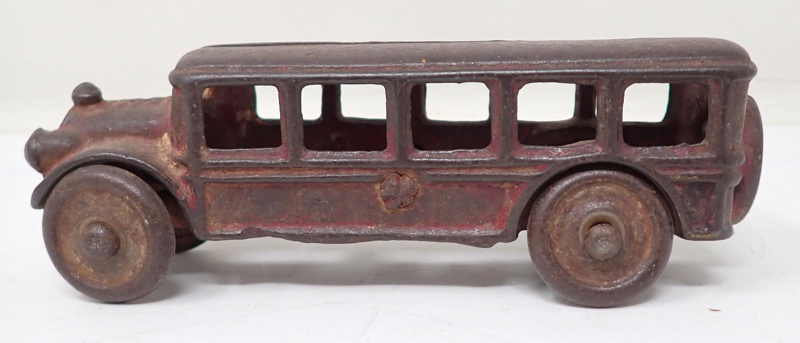 Arcade Cast Iron Bus (1 of 5)