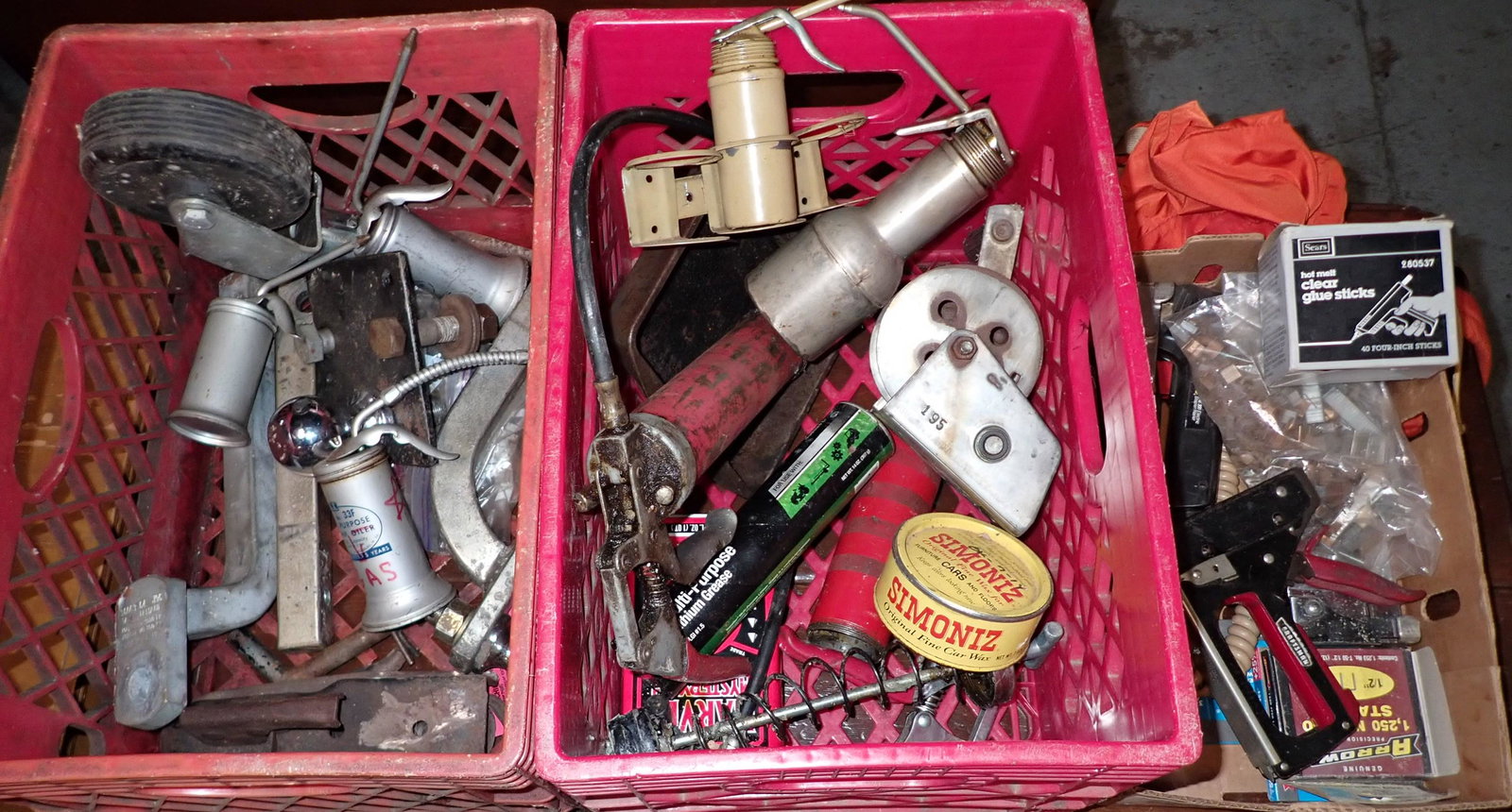 Staple Grease Guns Oil Cans & Misc (1 of 6)