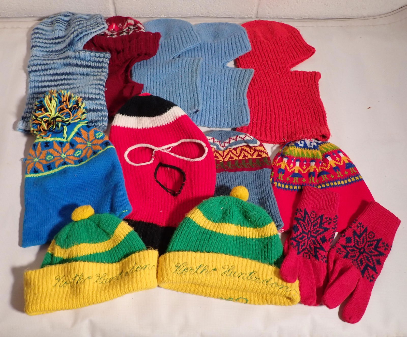Vintage Ski Hats Masks & Gloves (1 of 5)