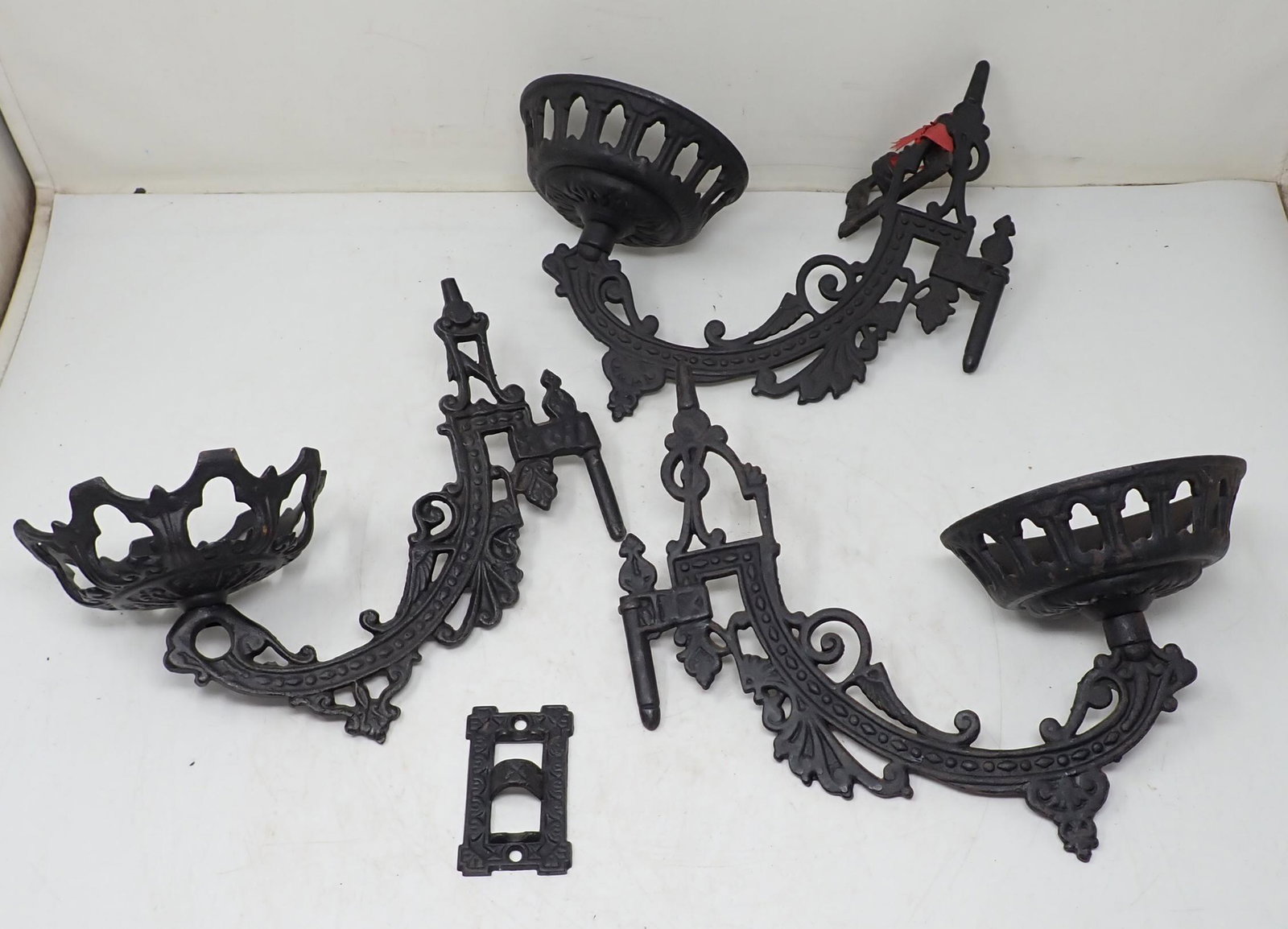 3 Cast Iron Oil Lamp Brackets (1 of 3)