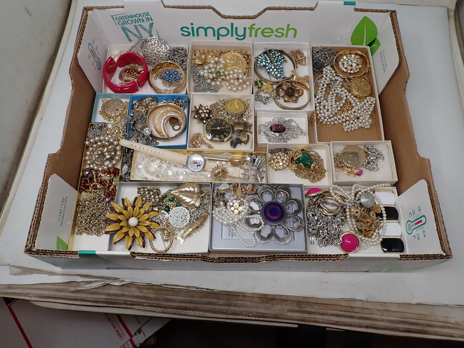 Misc Costume Jewelry (1 of 6)