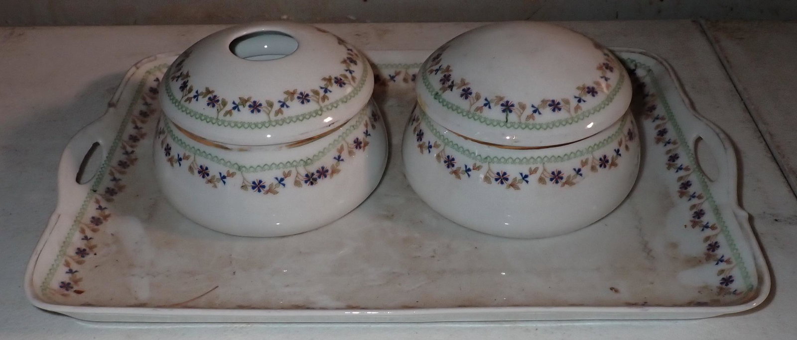 Bavaria Vanity Set (1 of 3)