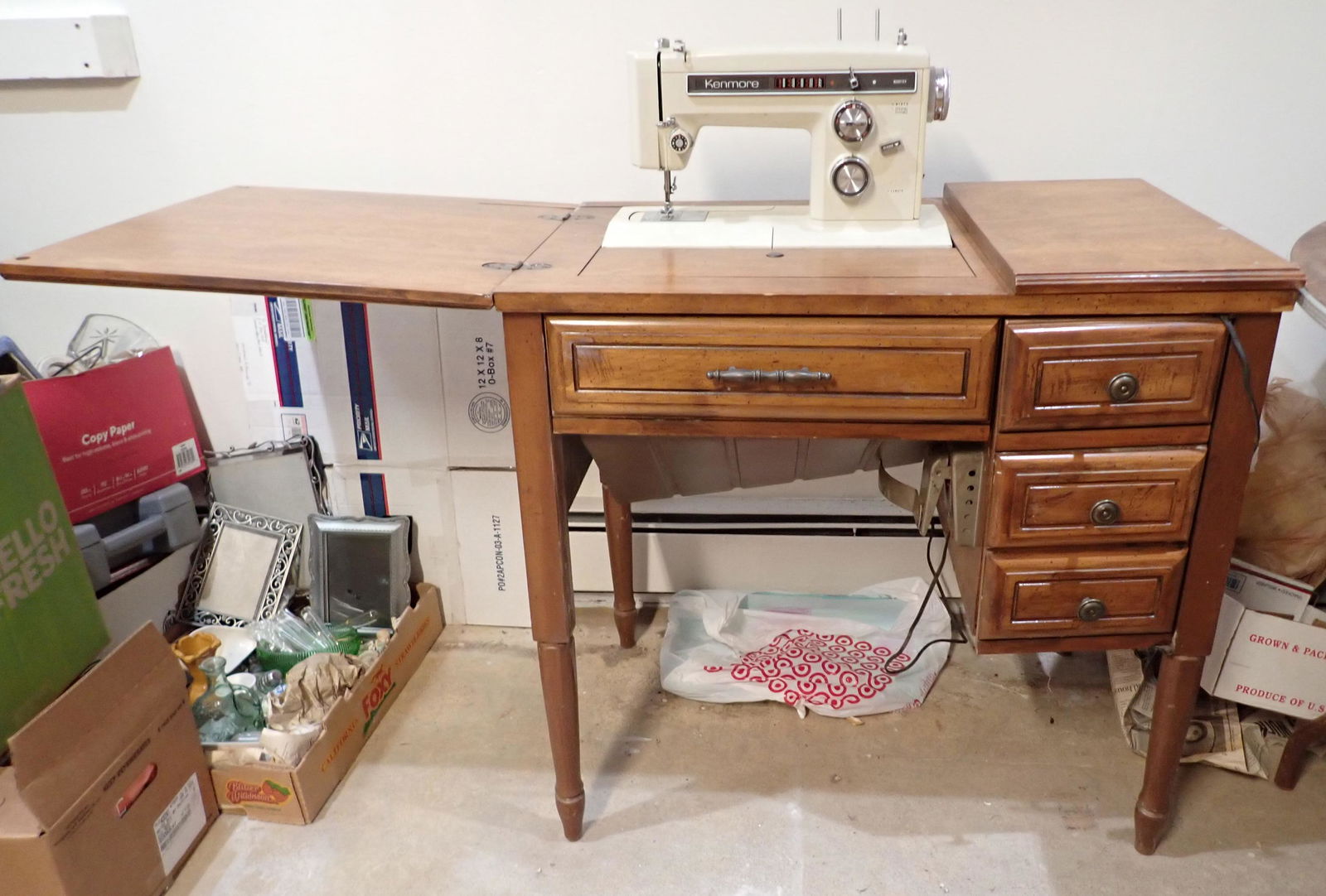 Kenmore Sewing Machine (1 of 7)