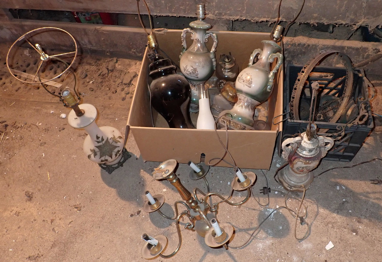 Lamps and Lighting: NO shipping !