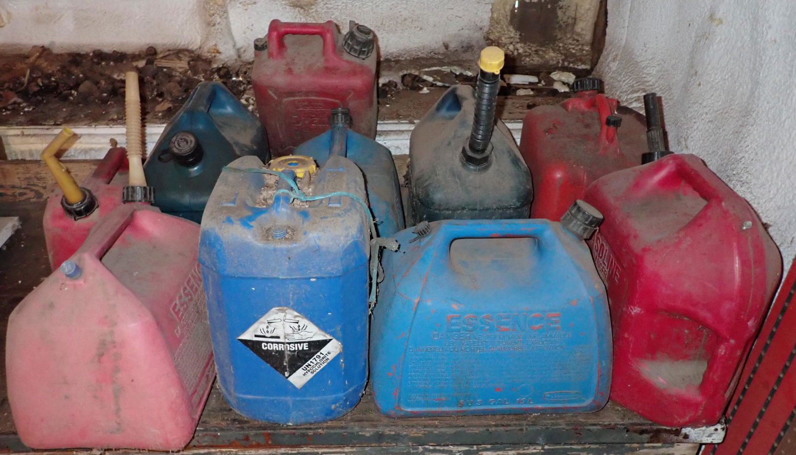 Gas & Kerosene Cans (1 of 2)