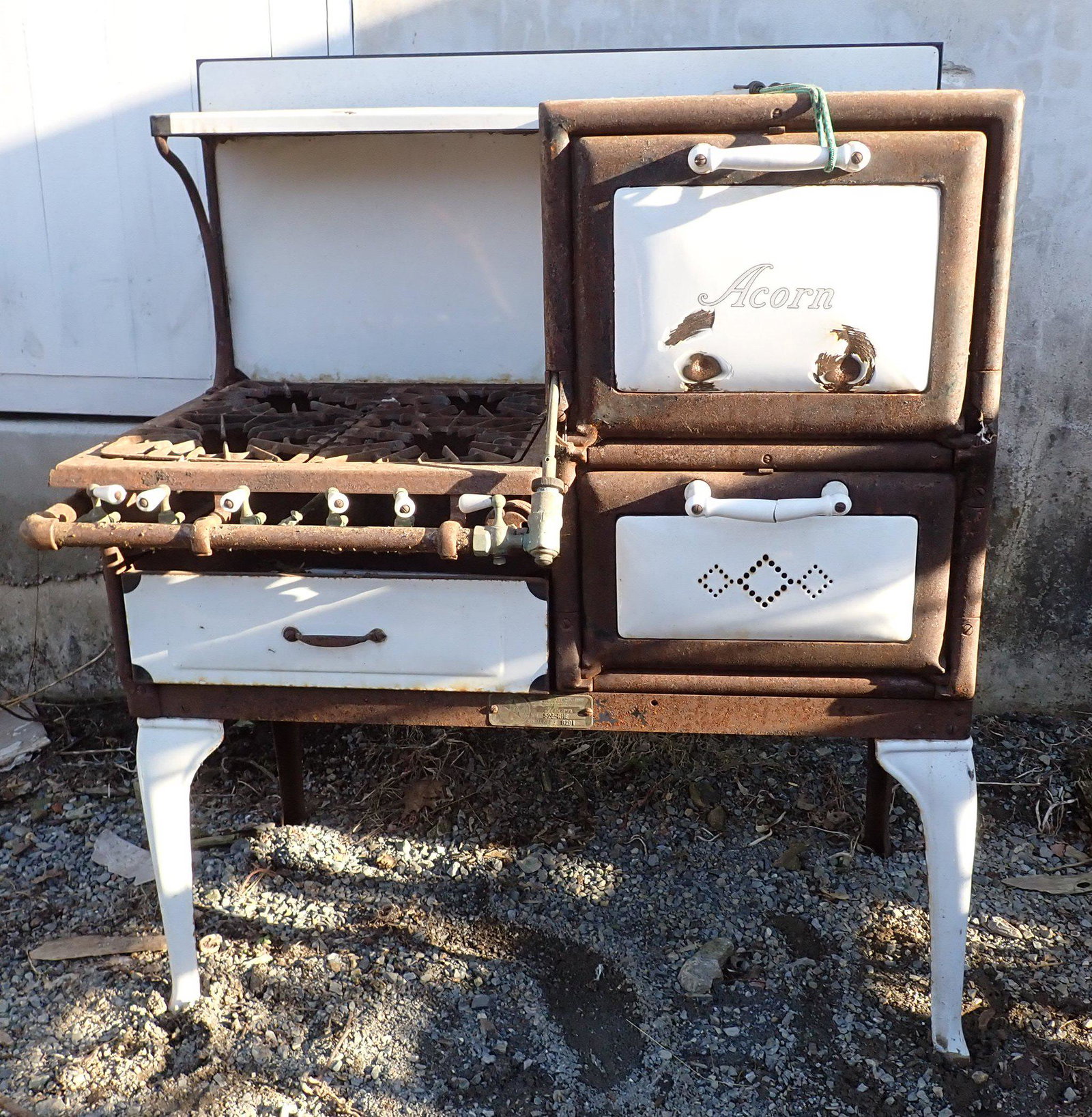 Acorn Gas Kitchen Cook Stove: Approx 26" x 42" x 48 3/4" tall. No shipping, bring help to load