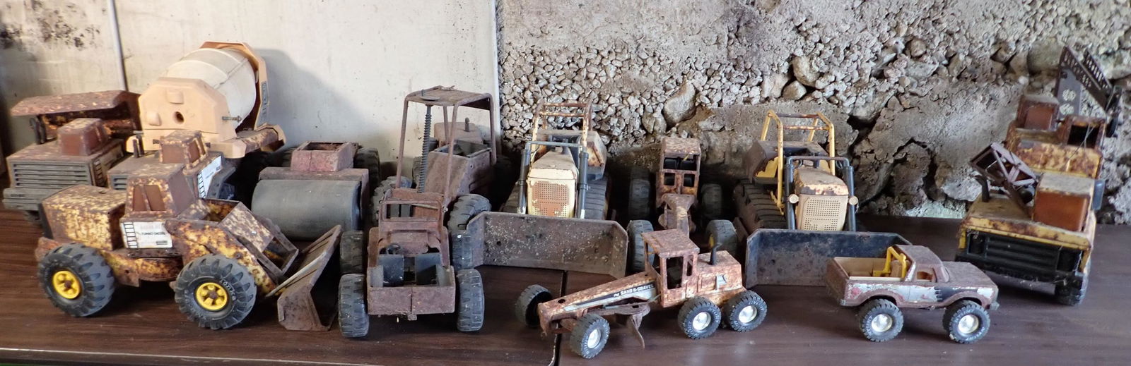 Tonka Nylint & Misc Toy Trucks Equipment (1 of 5)