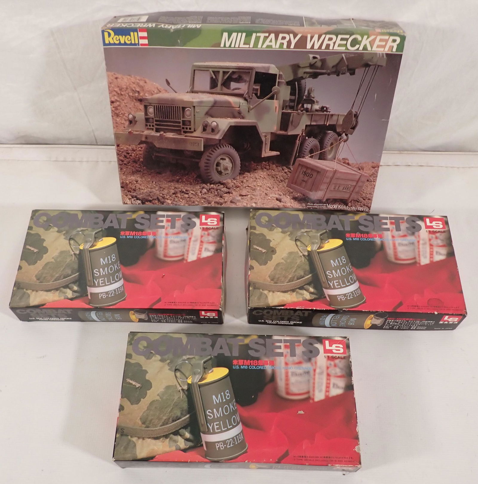 LS Combat Sets Revell Miltary Wrecker Models (1 of 7)