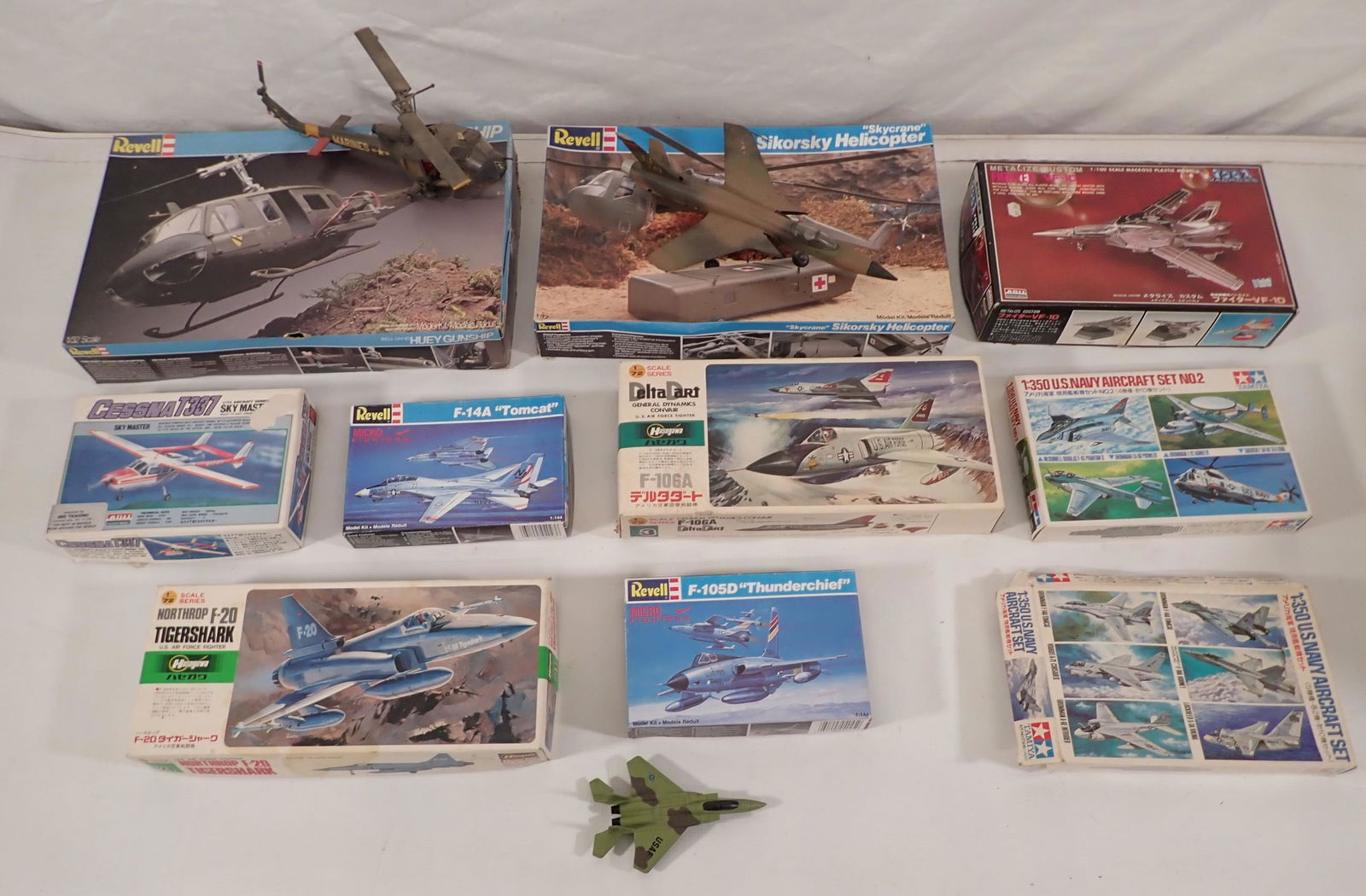 Airplane Helicopter Jet Models (1 of 7)