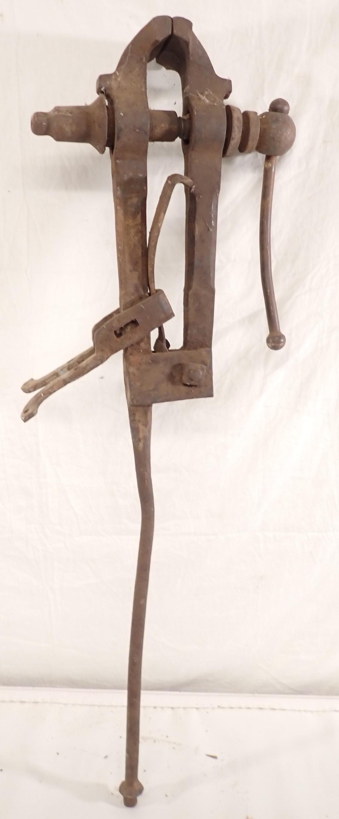 Blacksmith Post Vise (1 of 9)