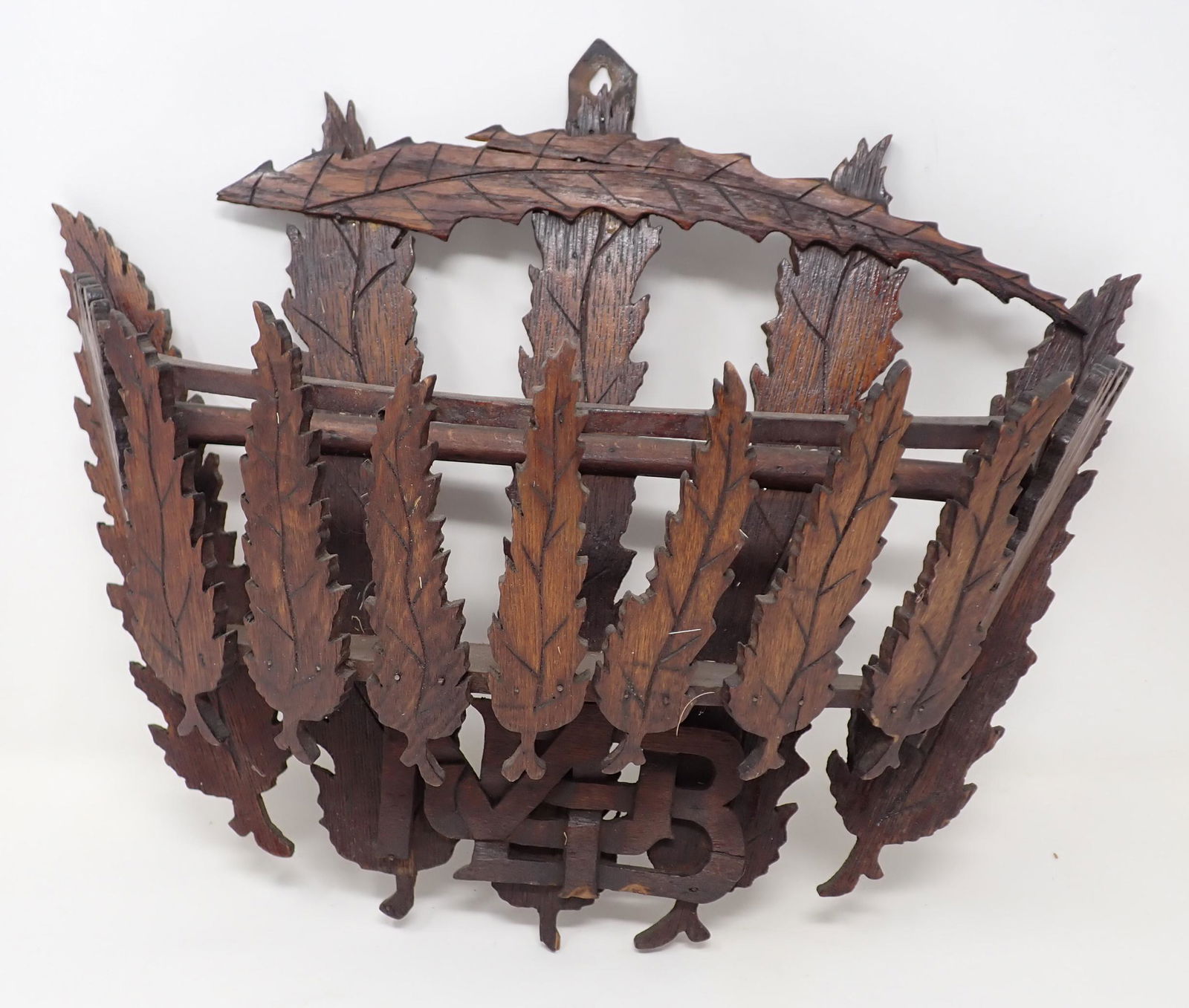 Tramp Art Style Leaf Wall Box (1 of 8)