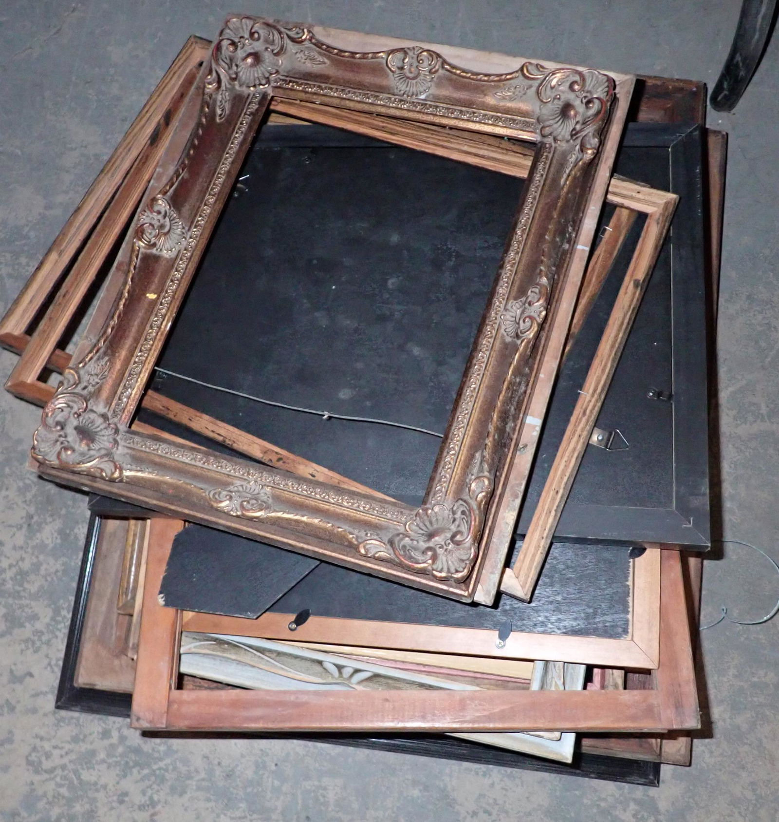 Lot of Misc Picture Frames (1 of 1)