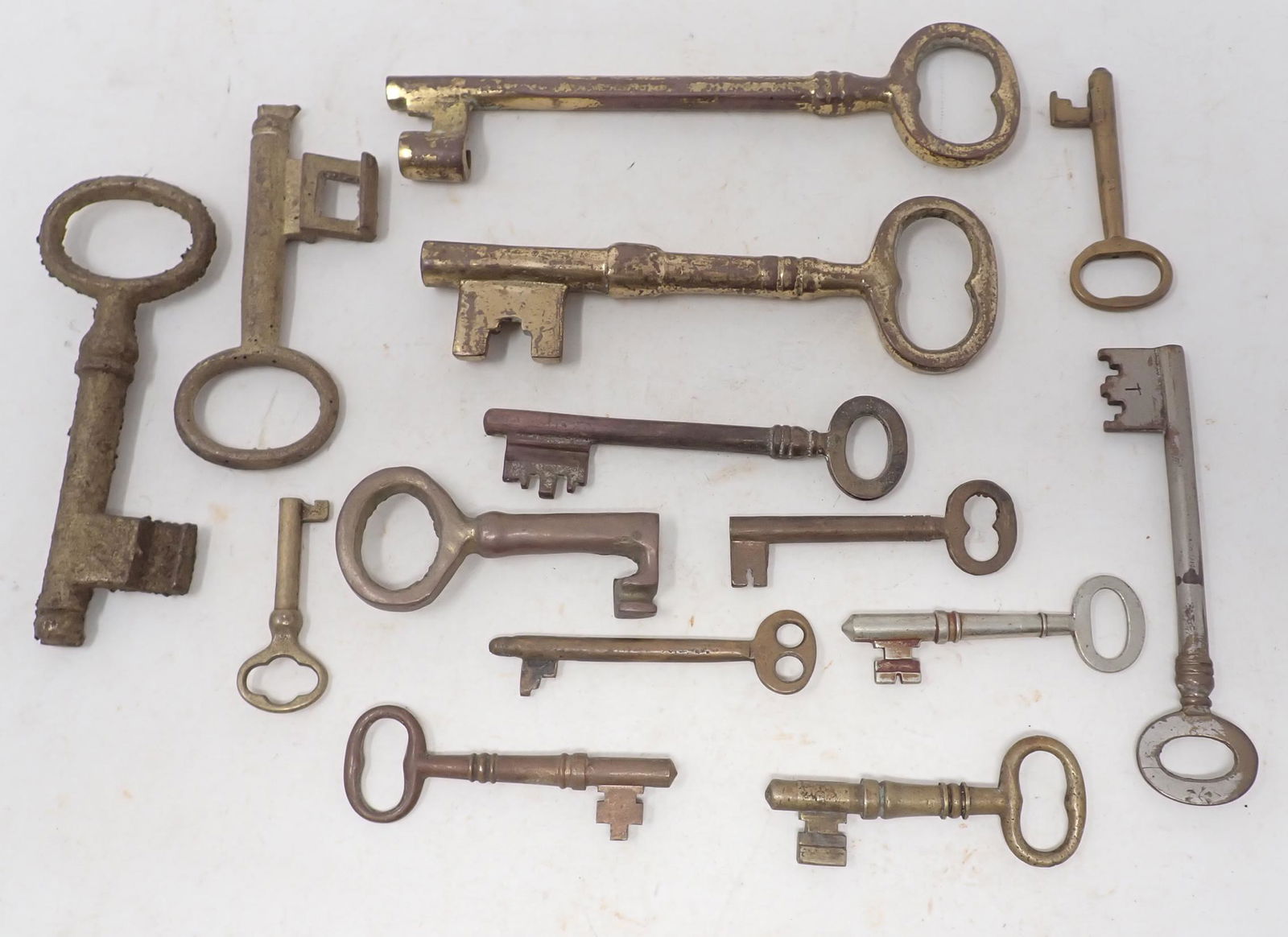 Brass Skeleton Keys (1 of 3)