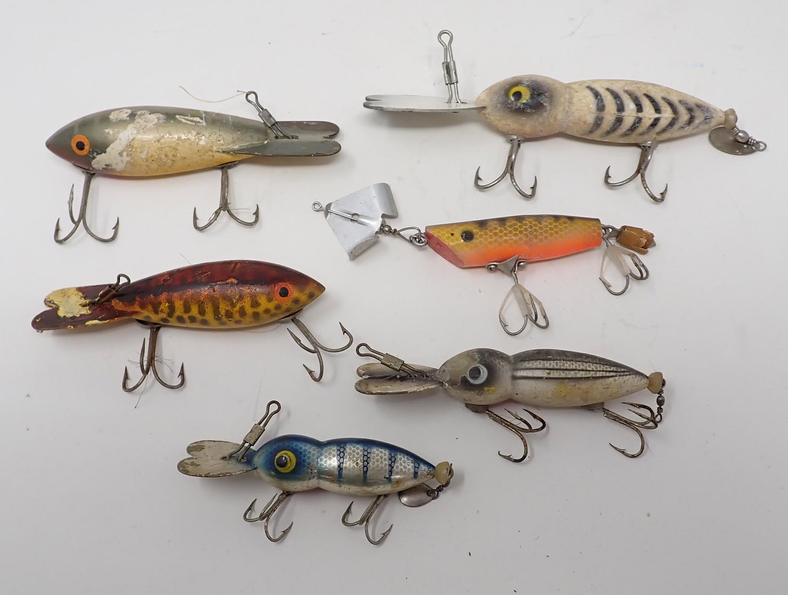 Vintage Fishing Lures incl Sputterbuzz: Getting all pictured