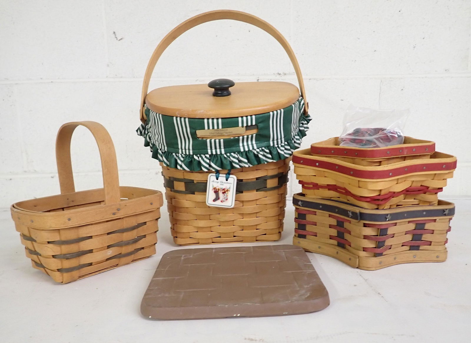 Longaberger Baskets and Trivet (1 of 2)