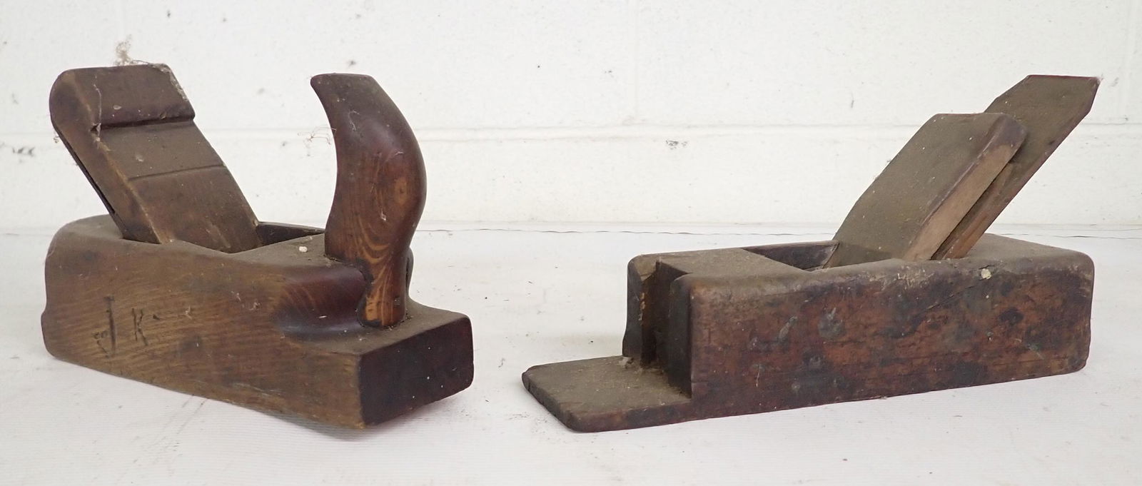 2 Antique Woodworking Planes (1 of 10)